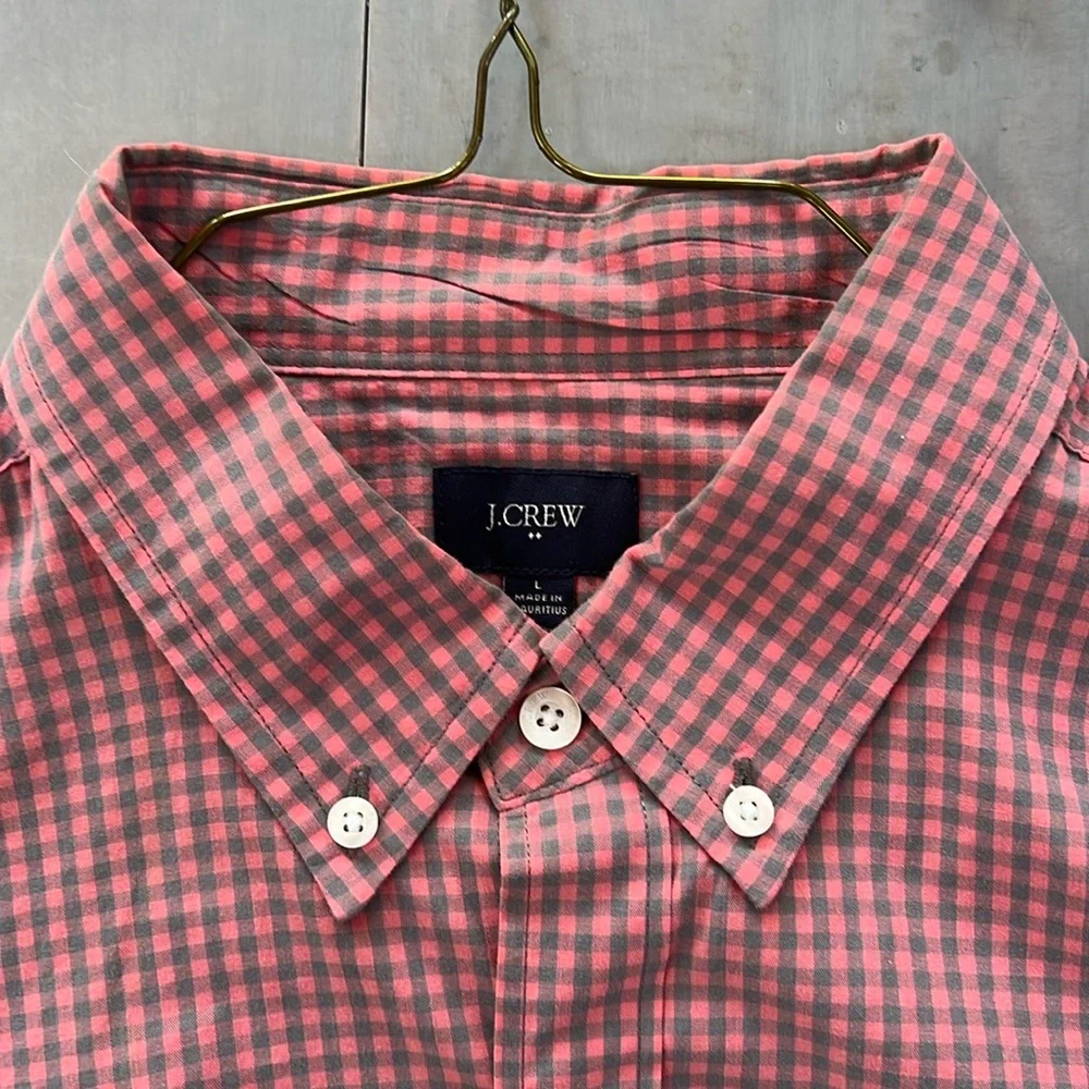 EUC J. Crew secret wash button-down shirt. - Picture 1 of 5